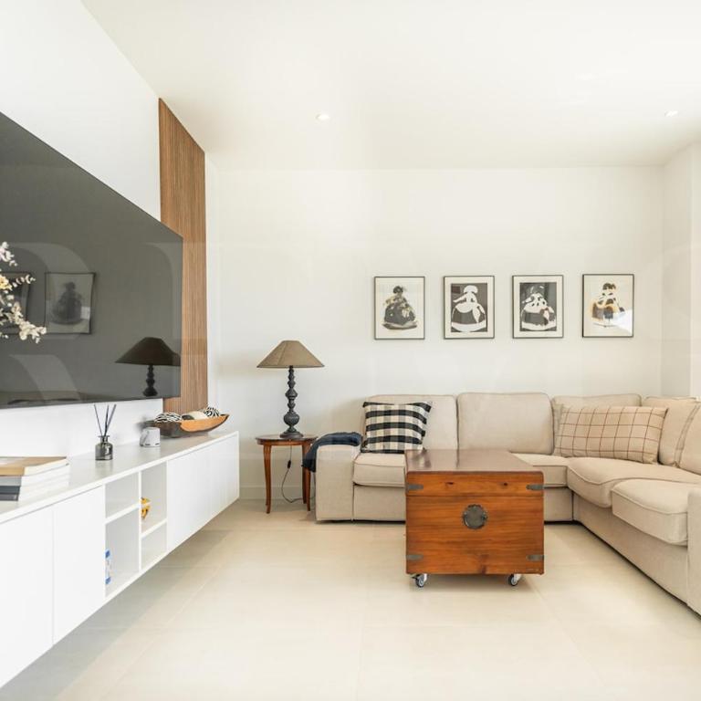 Seaside escape with views, pool and parking REMS - Apartamento de 2 dormitorios - 39