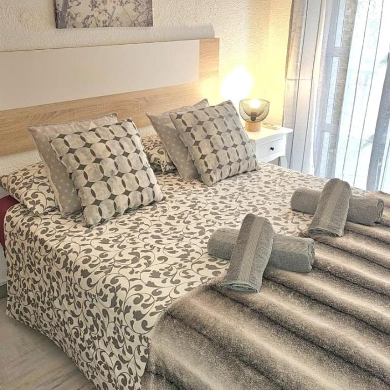 Ideal Holiday Apartment City Center - Apartamento - 7