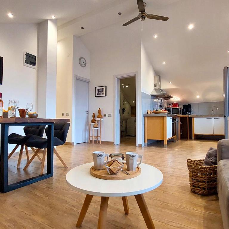 Mio Monte Apartments - Free Parking and Wi-Fi - Calm, Garden, See and Mountain View, Tivat - Porto Montenegro 2km - Two-Bedroom Apartment with Terrace and Sea View - 6