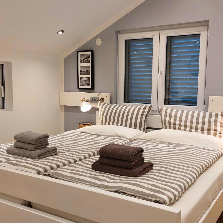Mio Monte Apartments - Free Parking and Wi-Fi - Calm, Garden, See and Mountain View, Tivat - Porto Montenegro 2km - Two-Bedroom Apartment with Terrace and Sea View - 46