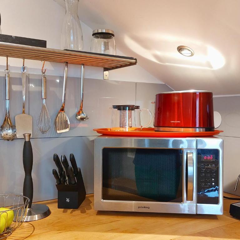 Mio Monte Apartments - Free Parking and Wi-Fi - Calm, Garden, See and Mountain View, Tivat - Porto Montenegro 2km - Two-Bedroom Apartment with Terrace and Sea View - 45