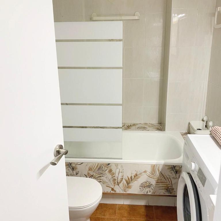 Urbano Sol y Mar - Three-Bedroom Apartment Suite - 17