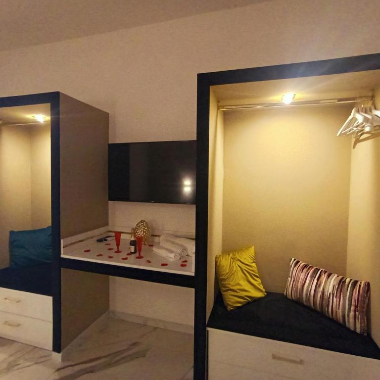 Luxury House Napoli Centro - Appartamento con 1 Camera da Letto - 14