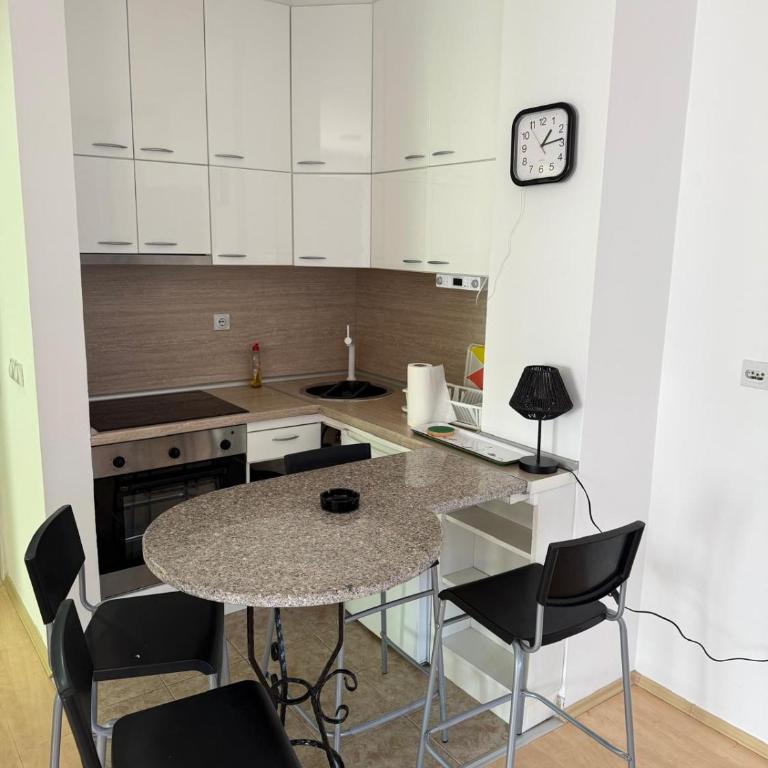 Villa Jelena - One-Bedroom Apartment with Terrace - 14
