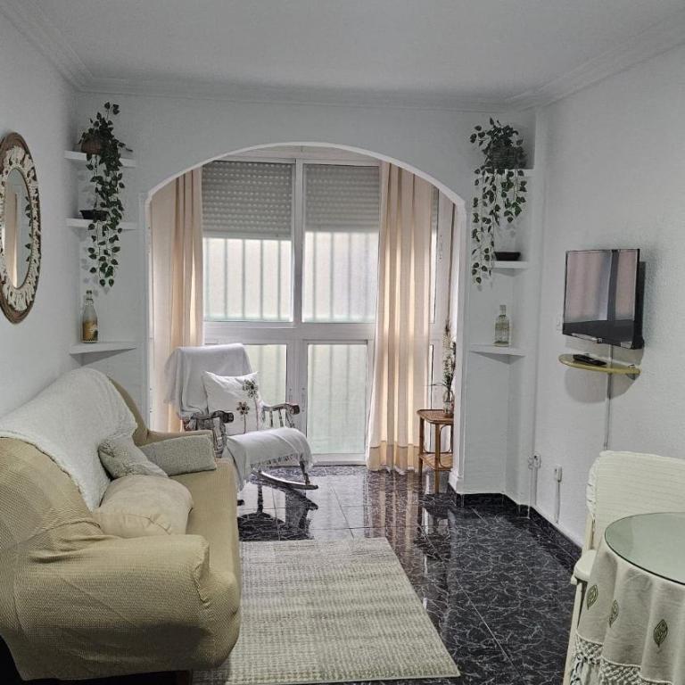 Apartamento Familiar en Granada - Three-Bedroom Apartment - 1