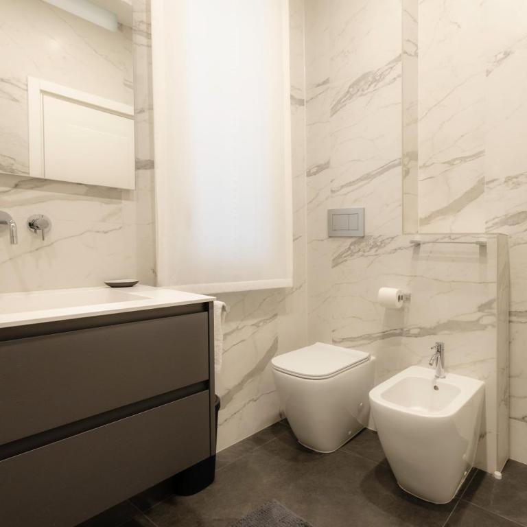 Suite Matteotti Luxury & Elegance - Appartamento con 2 Camere da Letto e Balcone - 15