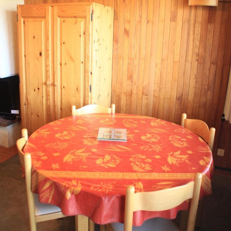 Apartment for 4 people with balcony - Apartment - 12