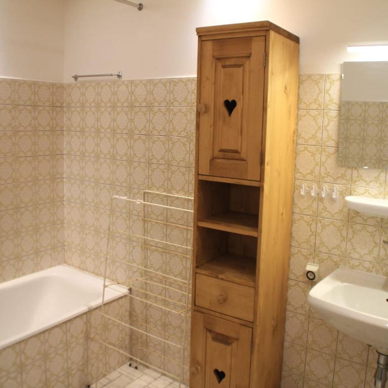 Apartment for 4 people with pool - Apartment - 14