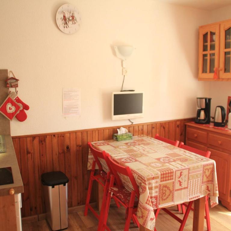 Apartment in Châtel with Stunning Valley Views - Appartement - 1