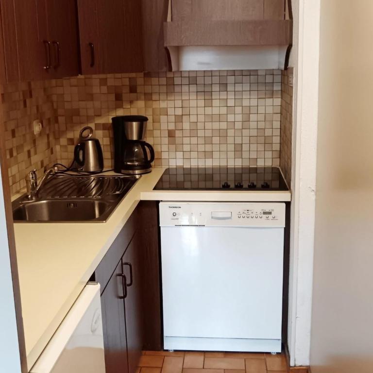 Apartment near centre Chatel with balcony - Apartamento de 2 dormitorios - 10