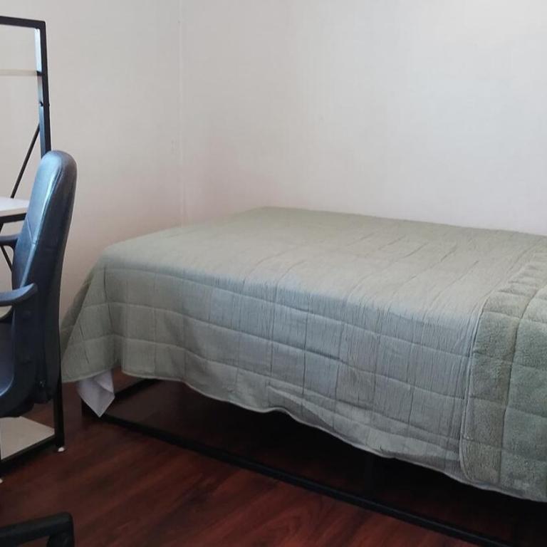 Moderno departamento, piscina y estacionamiento - Three-Bedroom Apartment - 20