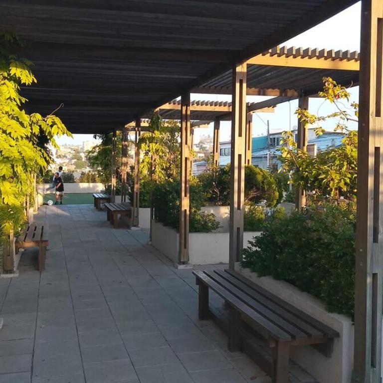 Moderno departamento, piscina y estacionamiento - Three-Bedroom Apartment - 22