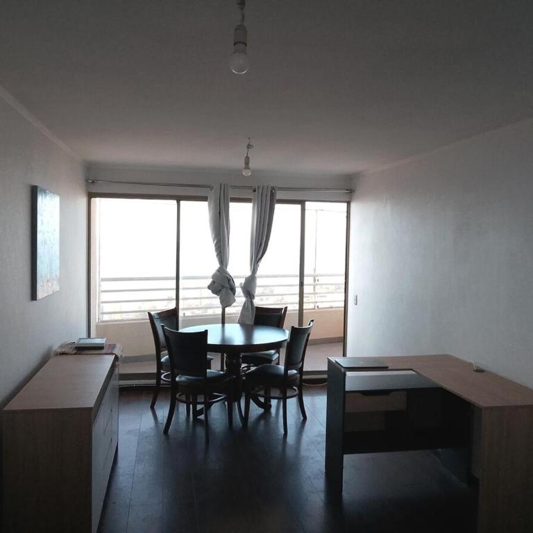 Moderno departamento, piscina y estacionamiento - Three-Bedroom Apartment - 25