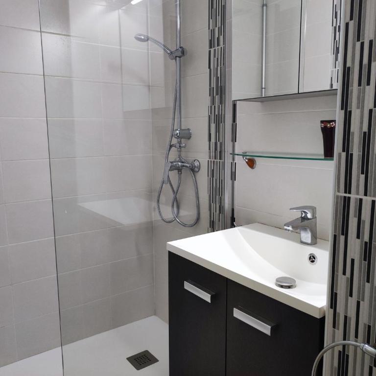 Appartement 3 pièces avec climatisation, piscine et parking privé à 500m des plages - FR-1-776-128 - Apartamento - 7