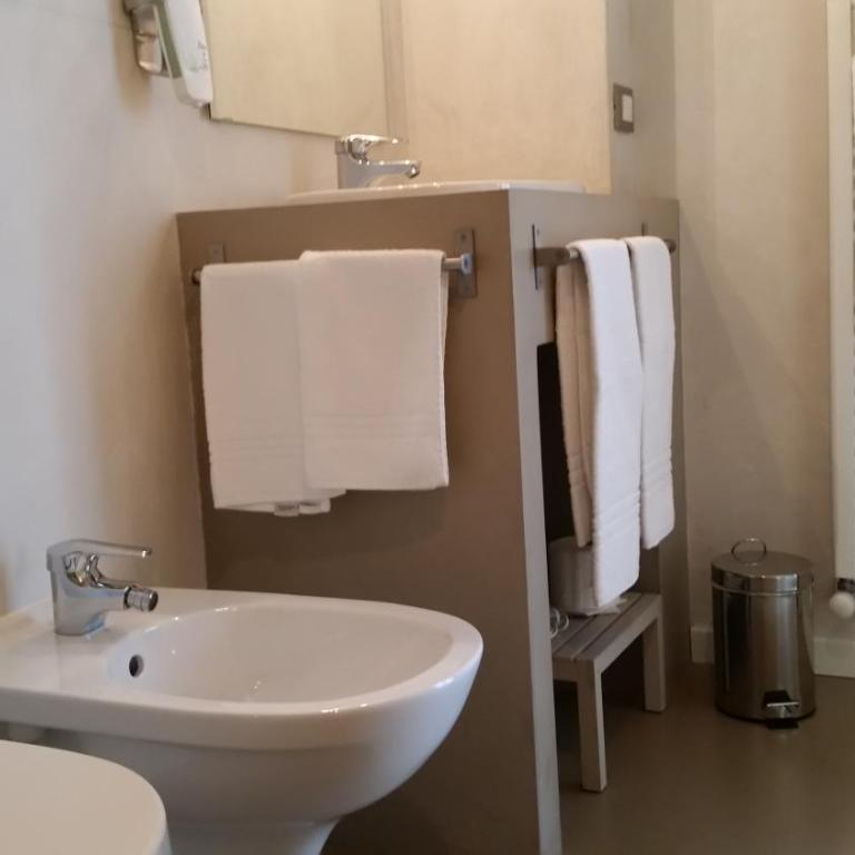 Corte Merighi Charming Rooms - Camera Matrimoniale Classic - 17