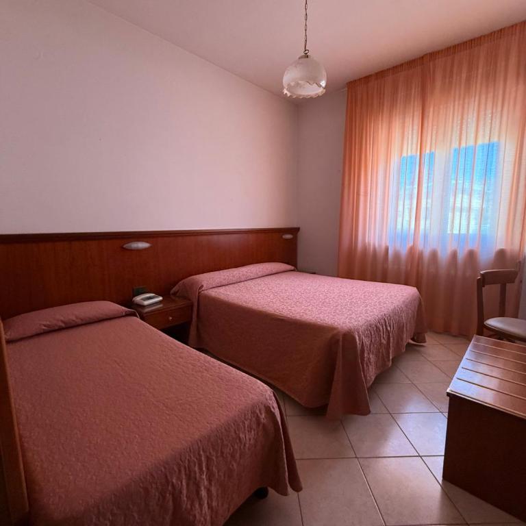 Grifone Hotel - Camera Tripla - 1