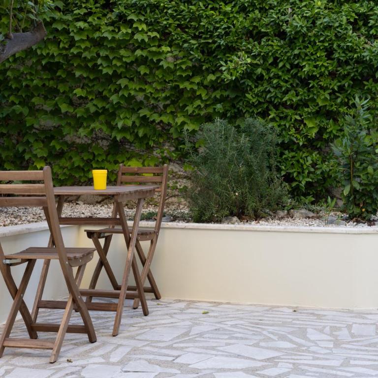 Su Entu Guest House - Camera Matrimoniale con Vista Giardino - 11
