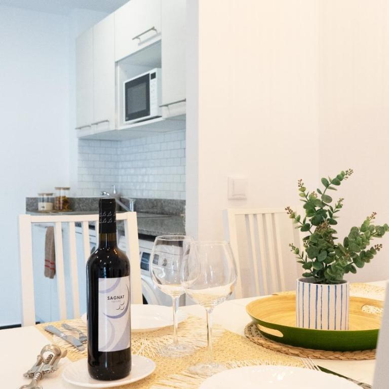 Seahomes Vacations - Beachside Apt with Pool - Two-Bedroom Apartment - 19