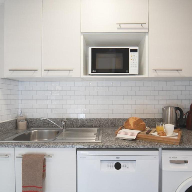 Seahomes Vacations - Beachside Apt with Pool - Two-Bedroom Apartment - 25