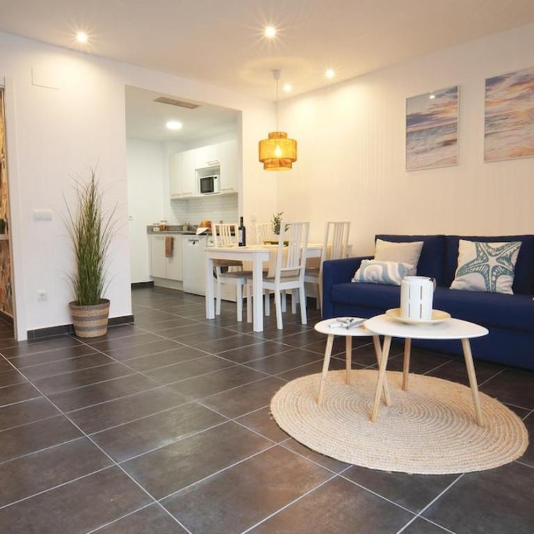 Seahomes Vacations - Beachside Apt with Pool - Two-Bedroom Apartment - 32