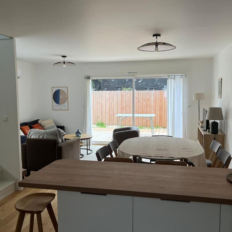 Villa neuve 300 m plage sud 3 chambres - Villa - 9