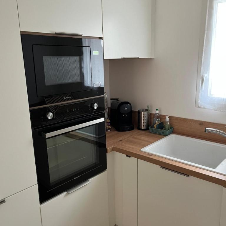 Villa neuve 300 m plage sud 3 chambres - Villa - 10