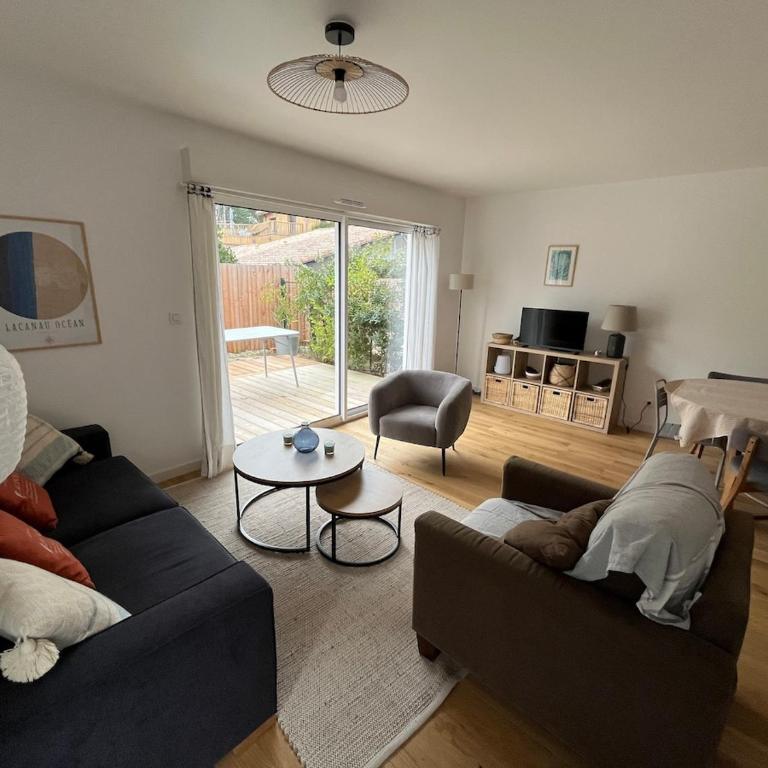 Villa neuve 300 m plage sud 3 chambres - Villa - 4