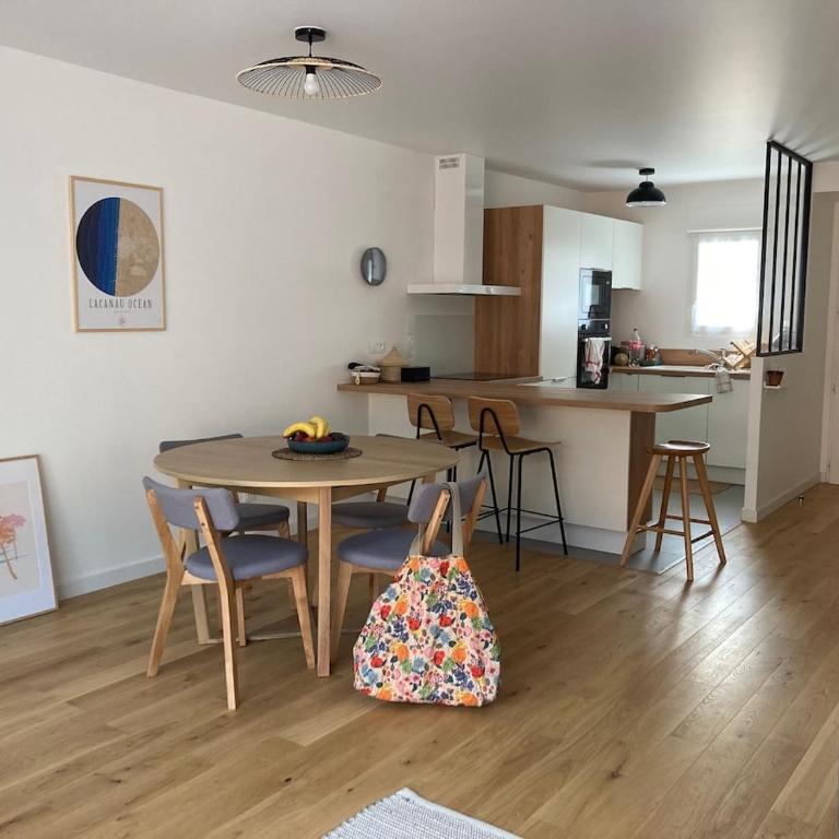 Villa neuve 300 m plage sud 3 chambres - Villa - 5