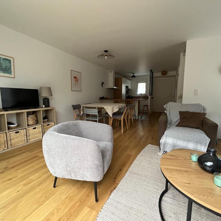 Villa neuve 300 m plage sud 3 chambres - Villa - 6