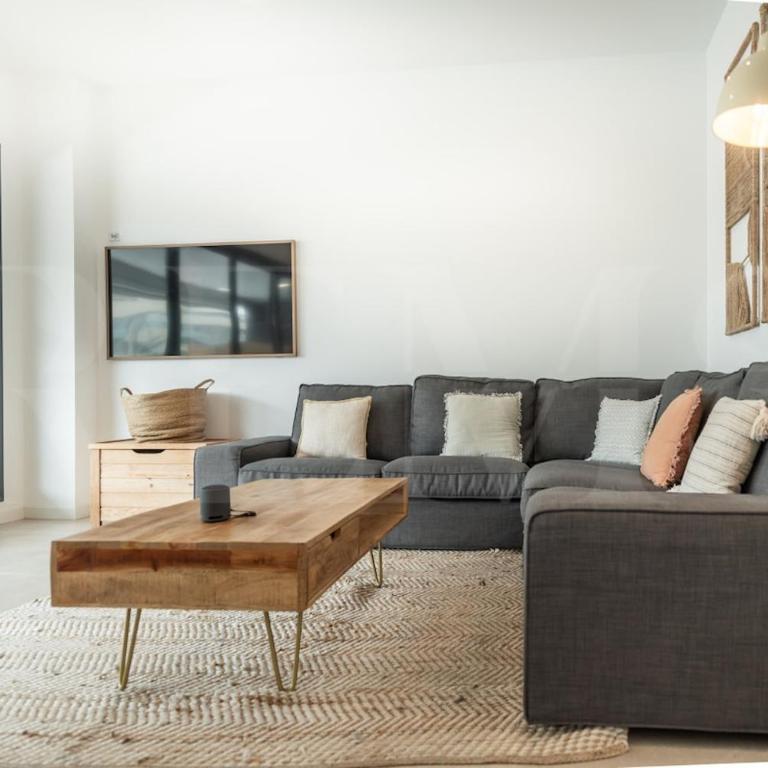 Beachside escape with parking and pool REMS - Apartamento de 2 dormitorios - 6