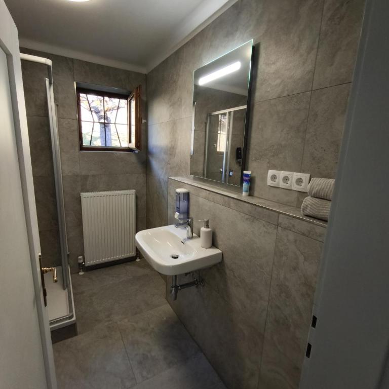 Spacious Room in Modern Flat - Doppelzimmer mit Gemeinschaftsbad - 3