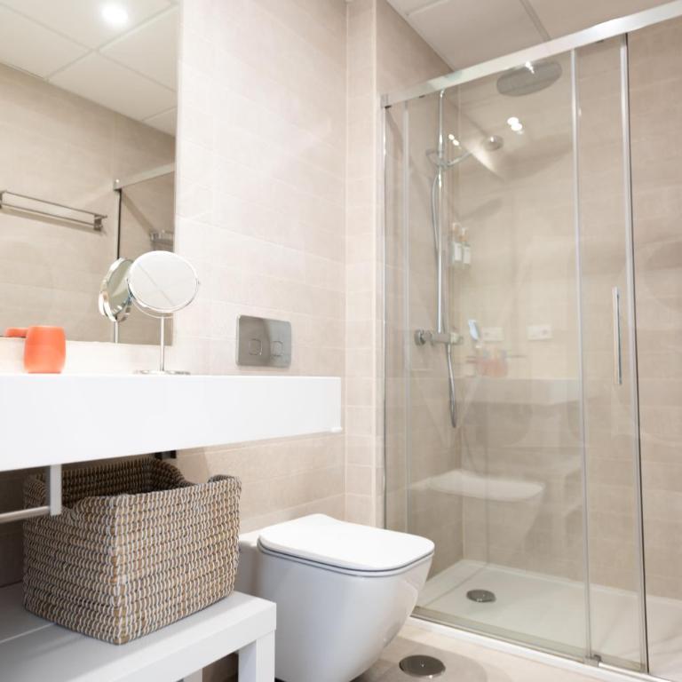 Beachside escape with parking and pool REMS - Apartamento de 2 dormitorios - 26