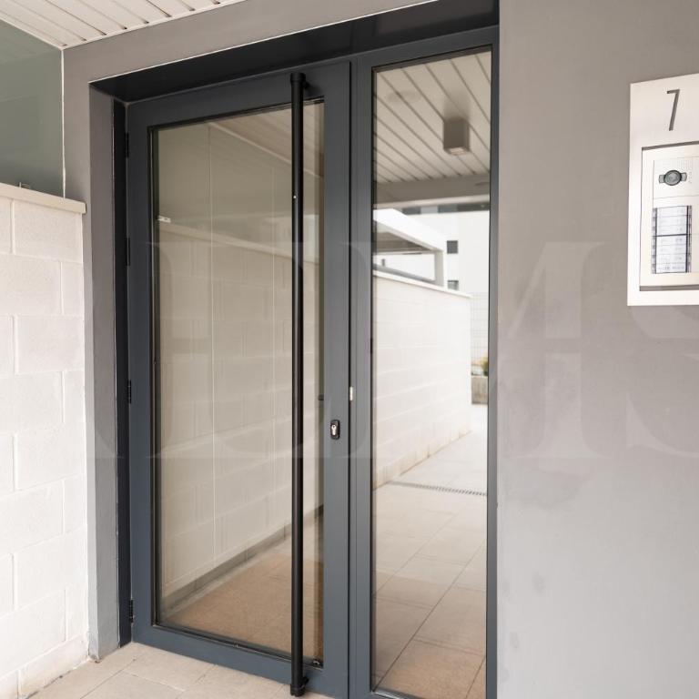 Beachside escape with parking and pool REMS - Apartamento de 2 dormitorios - 16