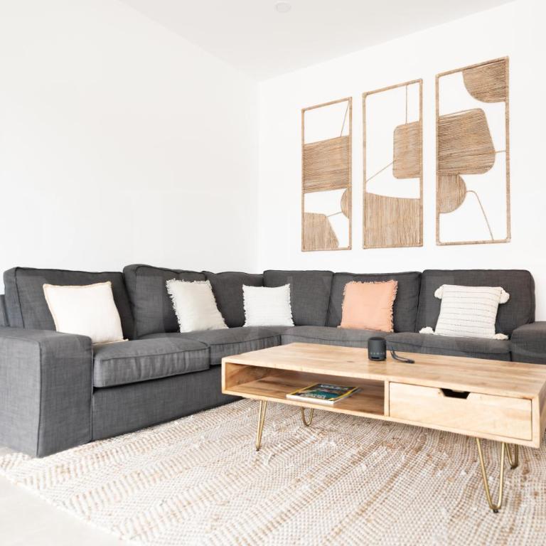 Beachside escape with parking and pool REMS - Apartamento de 2 dormitorios - 37