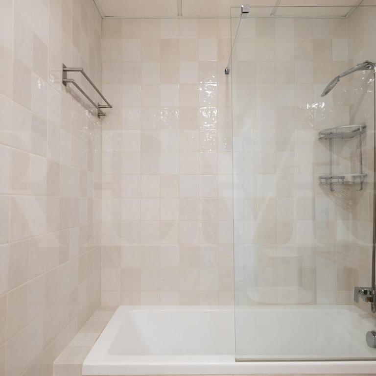 Beachside escape with parking and pool REMS - Apartamento de 2 dormitorios - 44