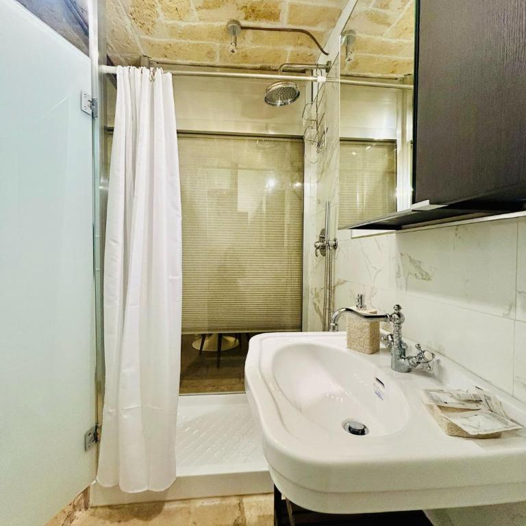 Bari Central Loft Piccinni - Appartamento con 1 Camera da Letto - 17
