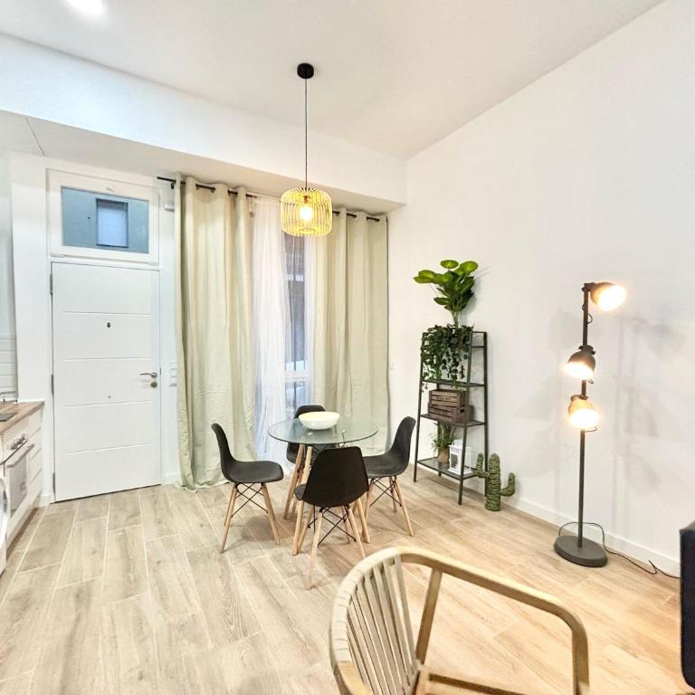 Renfe Asamblea de Madrid 01 AMCH Hospedaje - One-Bedroom Apartment - 11