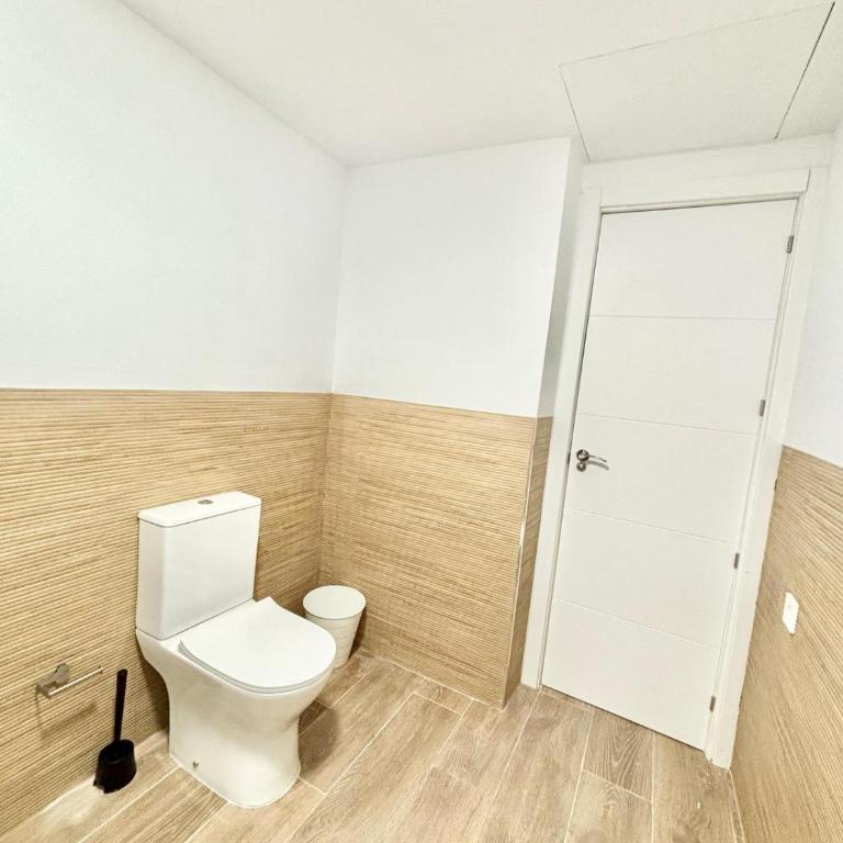 Renfe Asamblea de Madrid 01 AMCH Hospedaje - One-Bedroom Apartment - 18