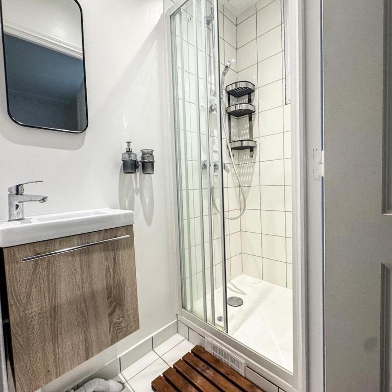 Parisien Élégant & Calme - One-Bedroom Apartment - 8
