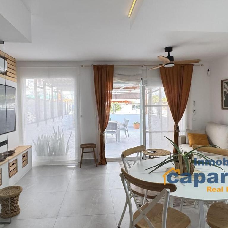 Chalet El Coto Vera Playa, Tres dormitorios, Urbanización Piscina, Terraza, Sótano, Garaje - Casa de 3 dormitorios - 56