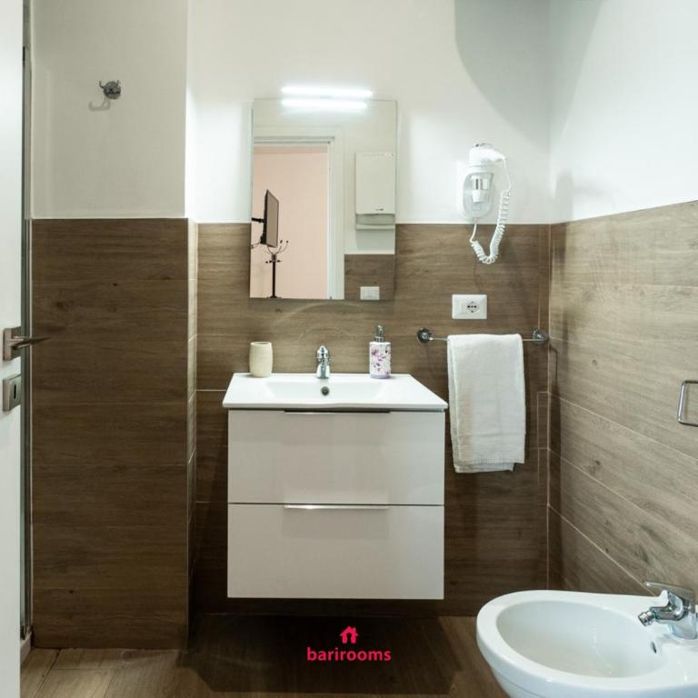 BARIROOMS - Melo Suites - Deluxe Quadruple Room - 9