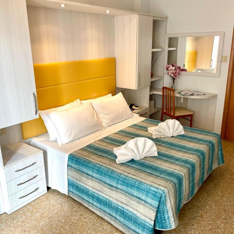 Hotel Crystal con Piscina Estiva Privata - SPIAGGIA INCLUSA con Formula All Inclusive 7 notti & ANIMAZIONE 2026 - Camera Matrimoniale Standard - 5