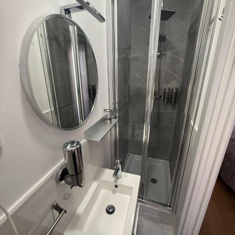 Hostal Comercial - Chambre Double avec Lit d'Appoint - 14