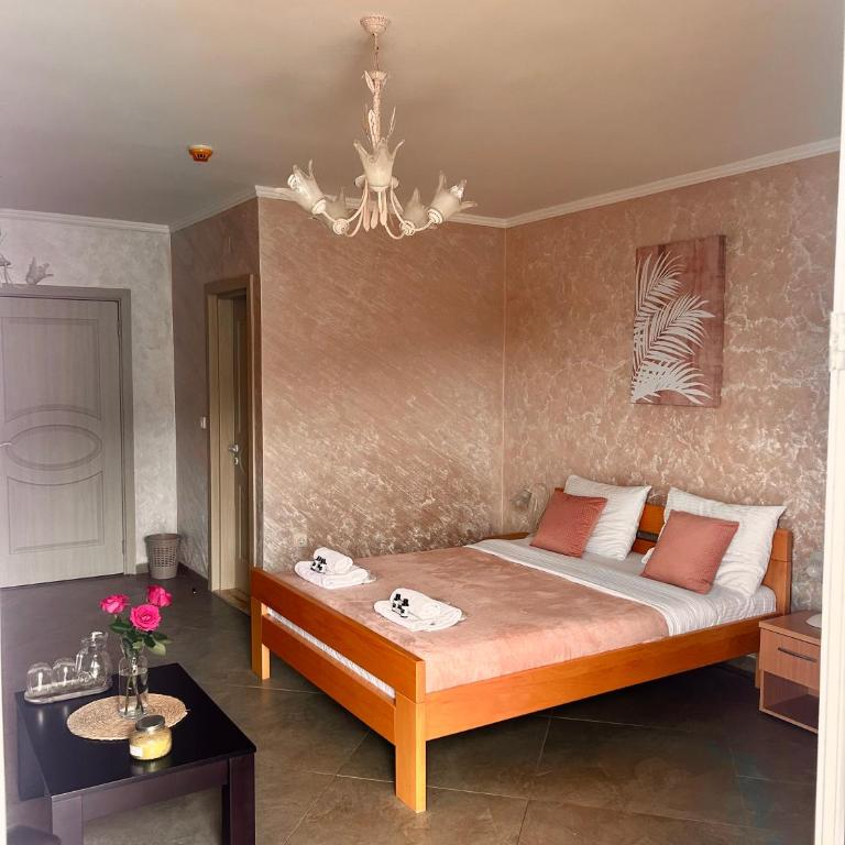 Hotel Victoria - Dvokrevetna Soba sa Bračnim Krevetom sa Balkonom i Pogledom na More - 9