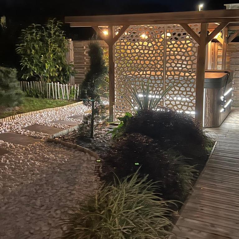 Mini Villa avec Piscine et Jacuzzi privés, Sauna et Home-Cinéma à 800m des Commodités - Villa mit privatem Pool - 27
