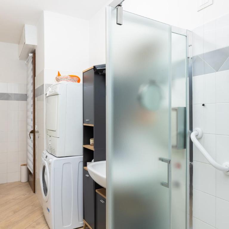 1min from Bernina Express - Mountain View - AC - WiFi - Appartamento con 2 Camere da Letto - 24