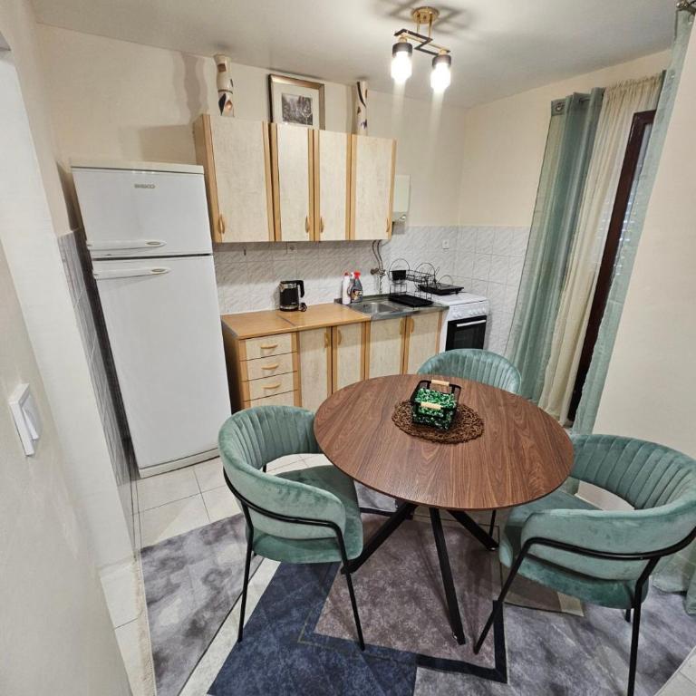 Mimoza Apartment in Budva - Two-Bedroom Apartment - 4