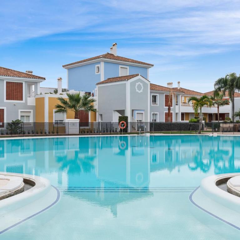 Elegant Apartment in Cortijo Del Mar Near Marbella & Estepona with Large Swimming Pool - Two-Bedroom Apartment - 1