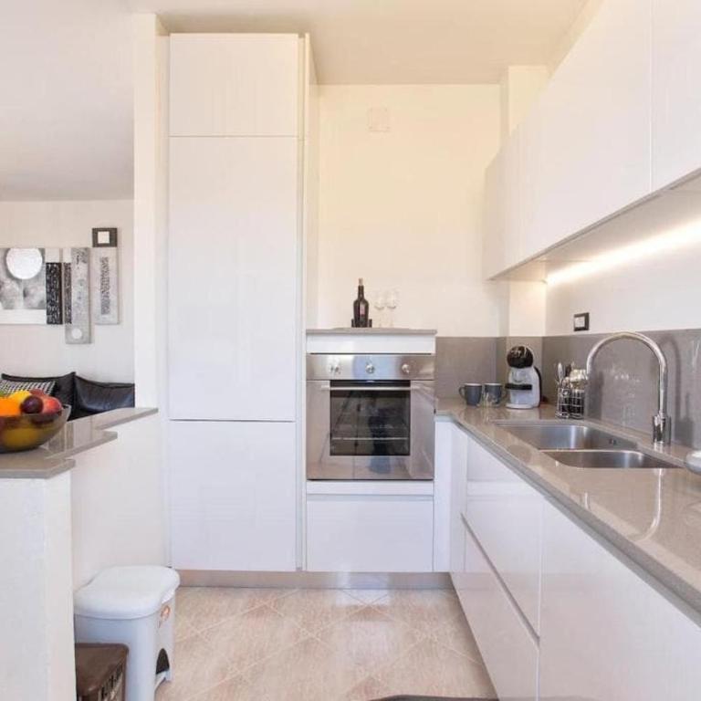 Chiara's Home - Appartamento con 2 Camere da Letto - 14