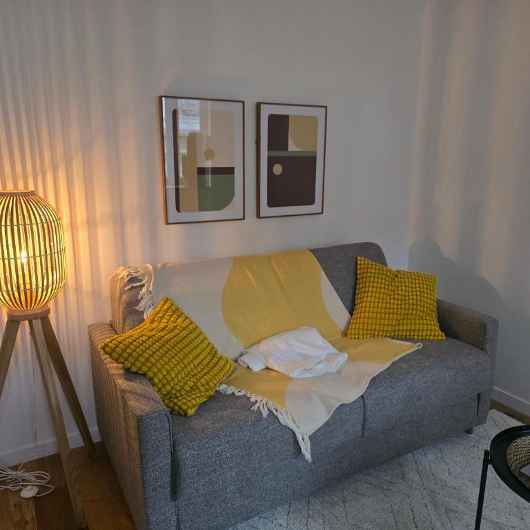 Centre ville Appart T2, 2 à 4 pers, immeuble de caractère - One-Bedroom Apartment - 2
